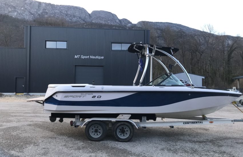 CORRECT CRAFT 210