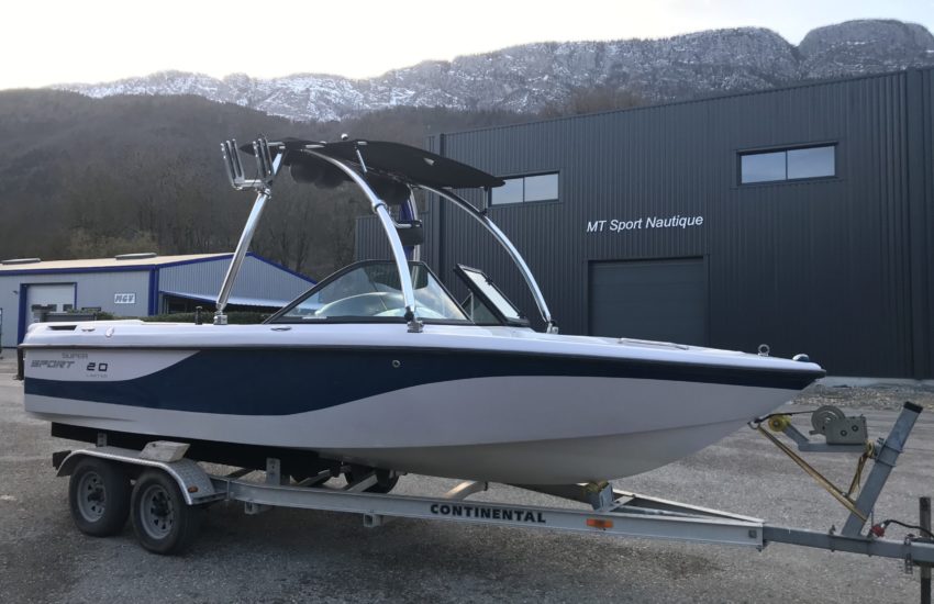 CORRECT CRAFT 210